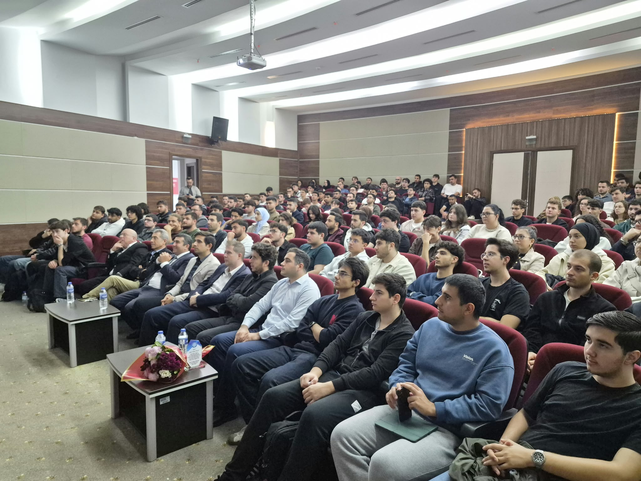 Bursa Uludağ Üniversitesi Mühendislik Fakültesi Otomotiv Mühendisliği Bölümü Açılış Dersini Gerçekleştirdi
